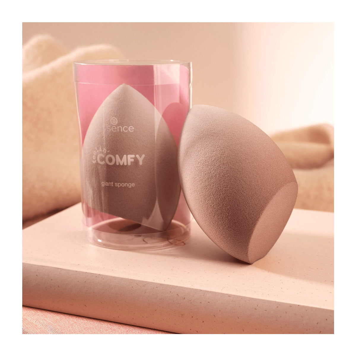 Essence Feelin Comfy Giant Sponge 01
