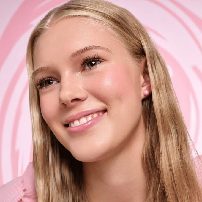 Essence Disney Alice in Wonderland fluffy mousse matte blush