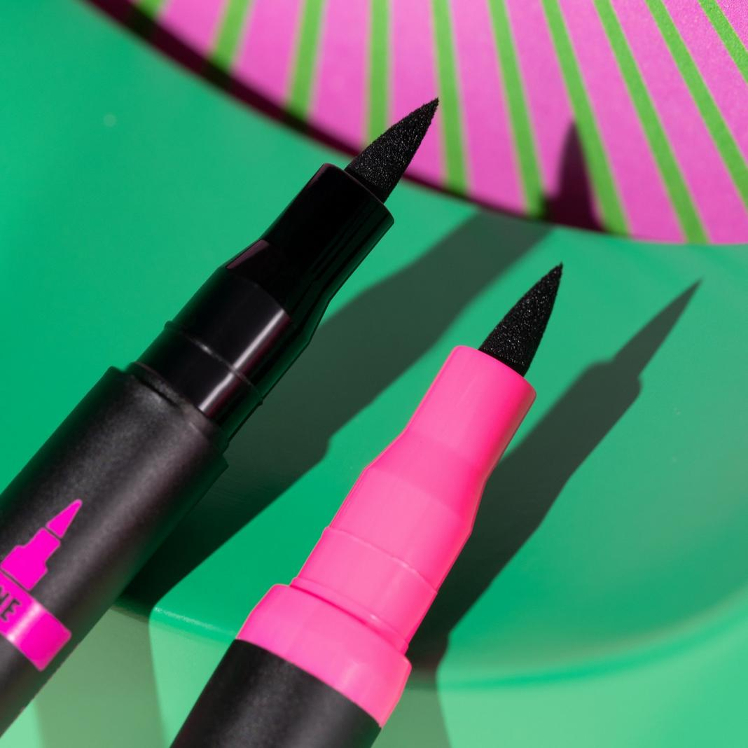 Essence  Line It Like A Pro! Liner 01