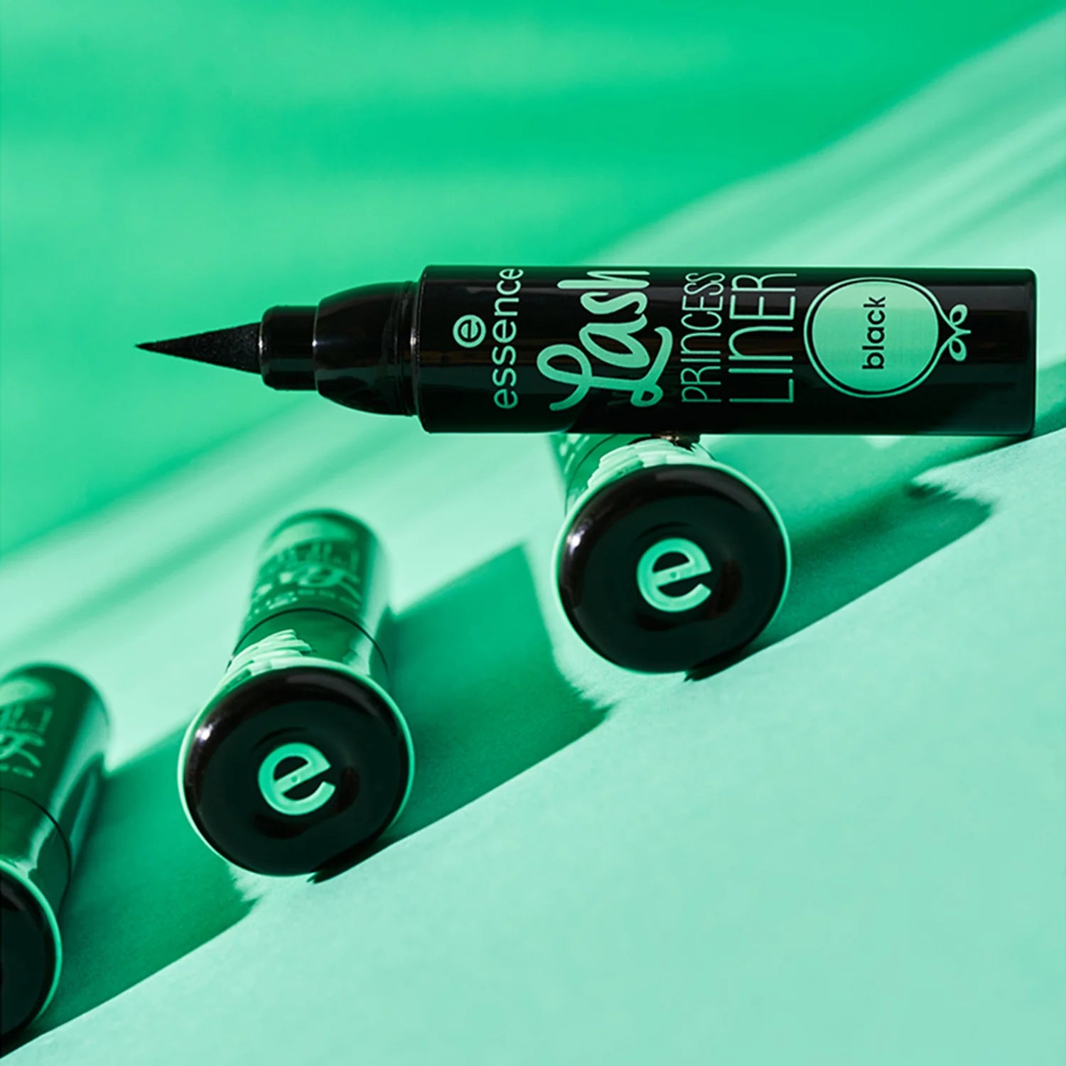 Essence Lash Princess  Liner
