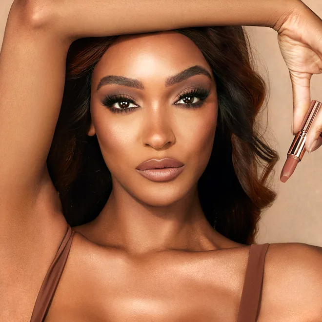 Charlotte - Matte Revolution Luminous Modern Matte Long lasting Lipstick